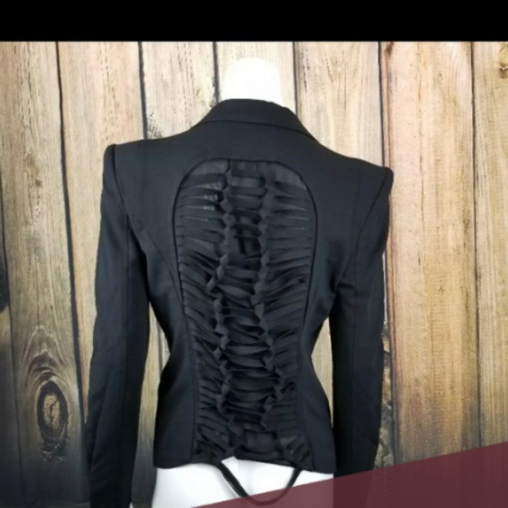 NEW-NEVER WORN-BCBGMAXAZRIA Woven Black Blazer M-LOWEST PRICE OFFER FOR THE YEAR